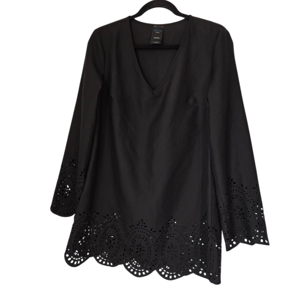 Catalina Black Eyelet V-Neck Blouse Sze 8-10